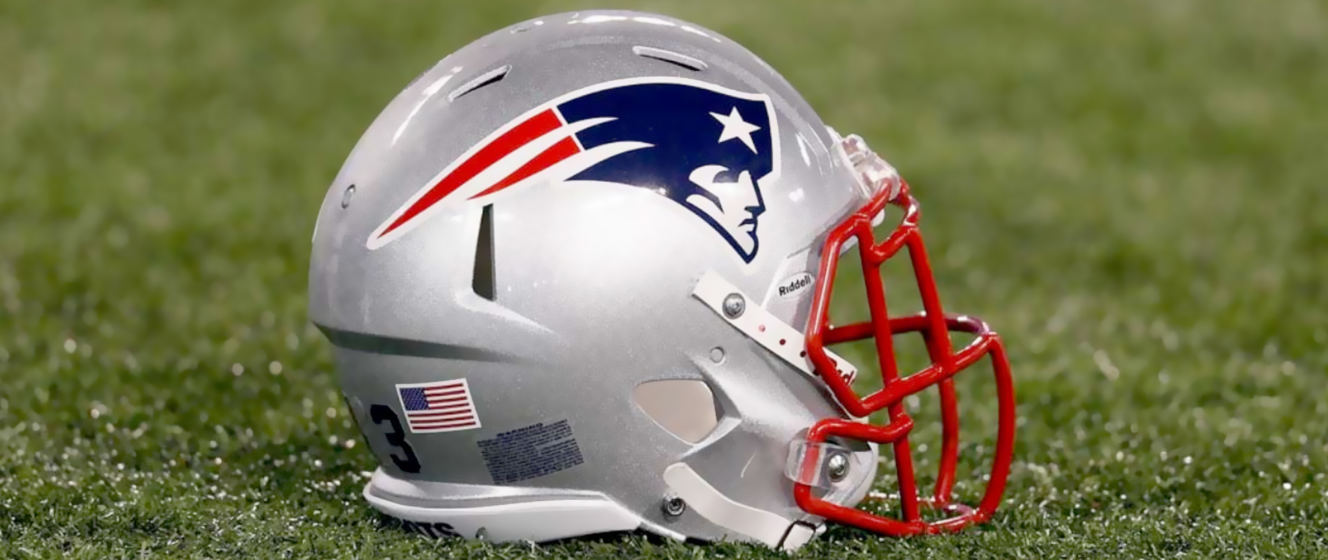 patriots-helmet-season-20